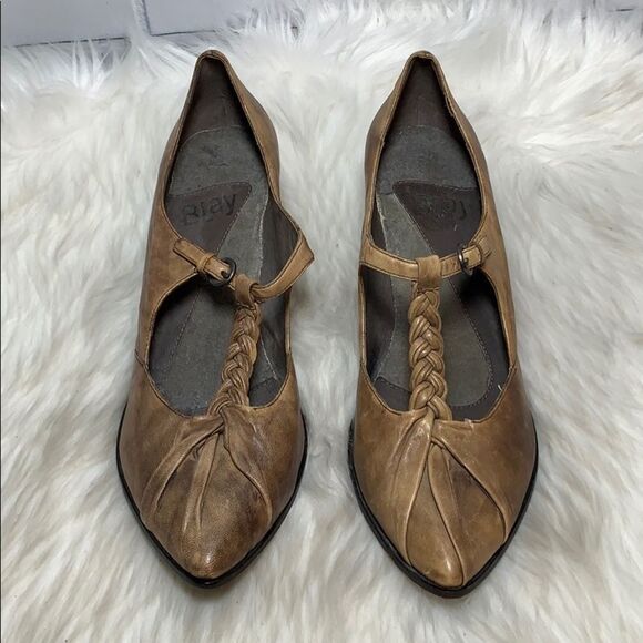 Anthro Blay Tan Washed Leather Heels Size 39/8.5 - Picture 3 of 7